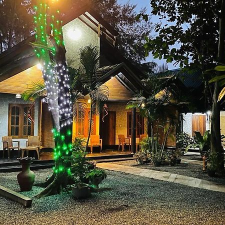 New Roy Guest House Kalkudah  Dış mekan fotoğraf