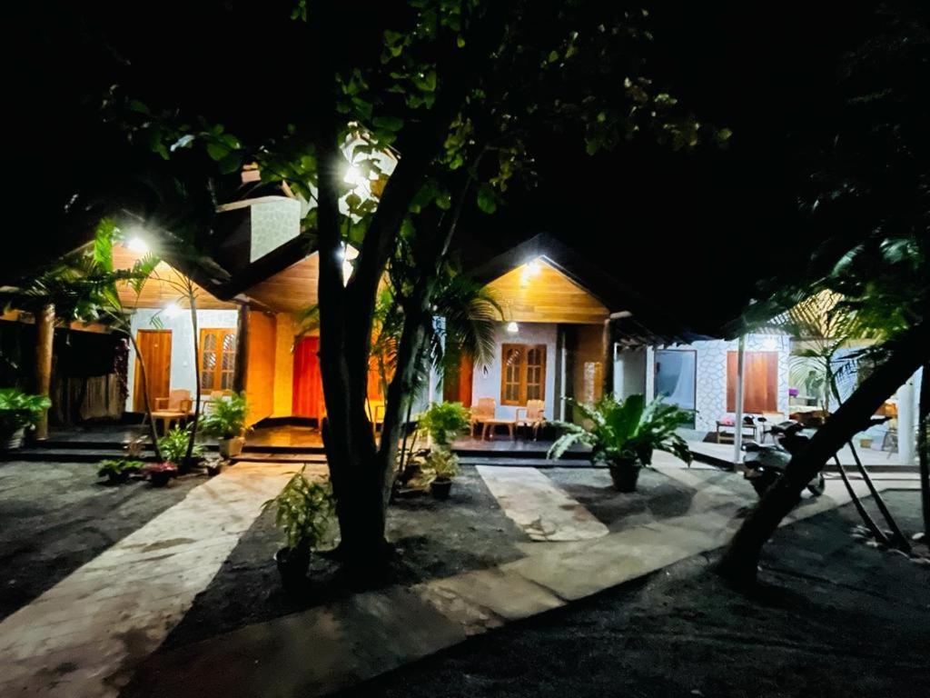 New Roy Guest House Kalkudah  Dış mekan fotoğraf