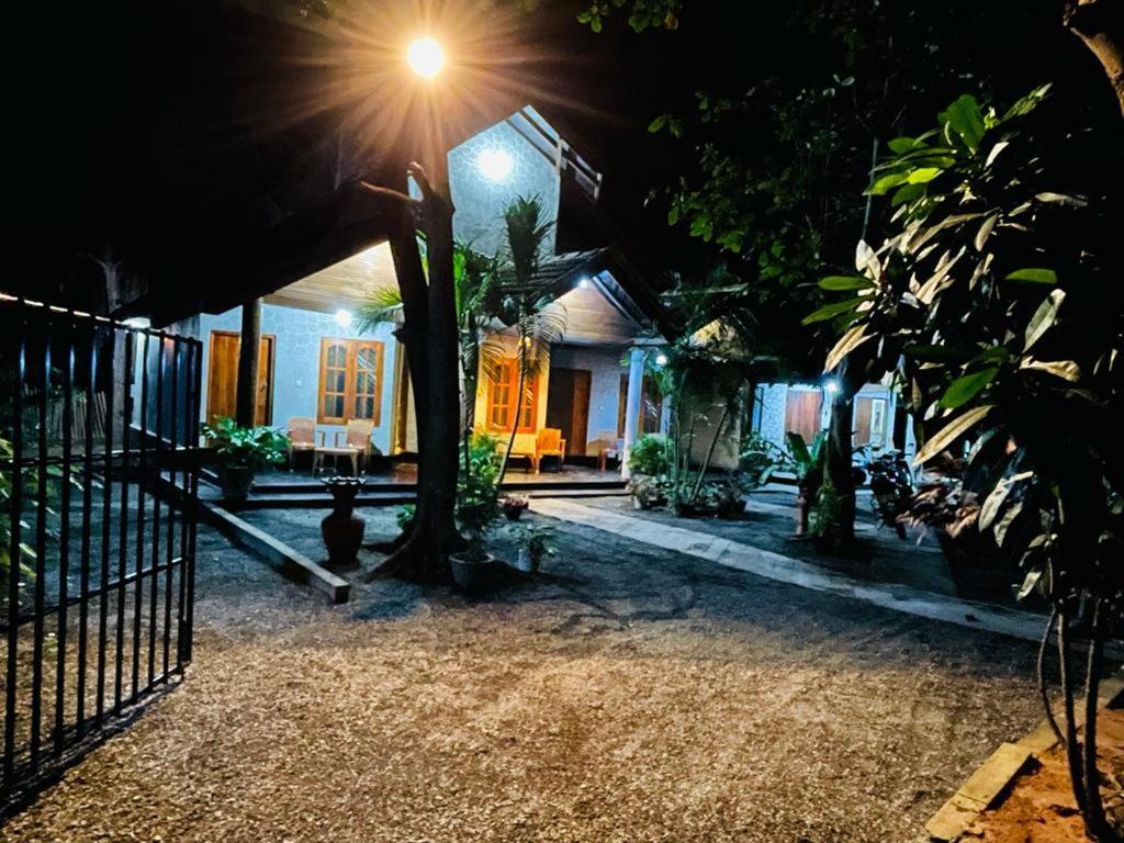 New Roy Guest House Kalkudah  Dış mekan fotoğraf