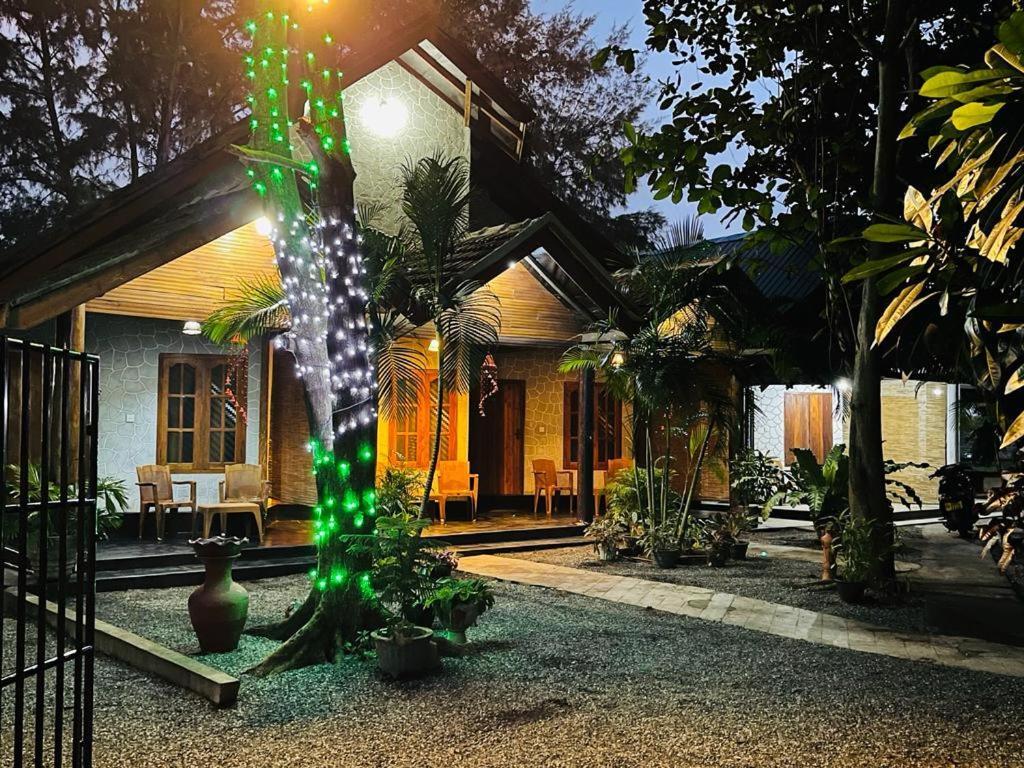 New Roy Guest House Kalkudah  Dış mekan fotoğraf