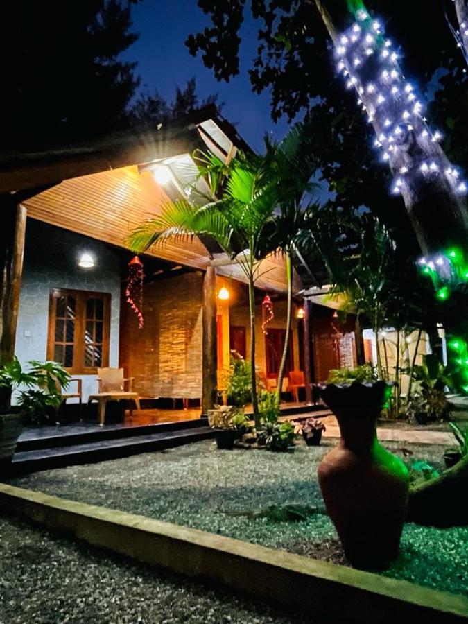 New Roy Guest House Kalkudah  Dış mekan fotoğraf